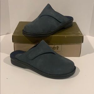 Propét Cushioned Slip on Shoes